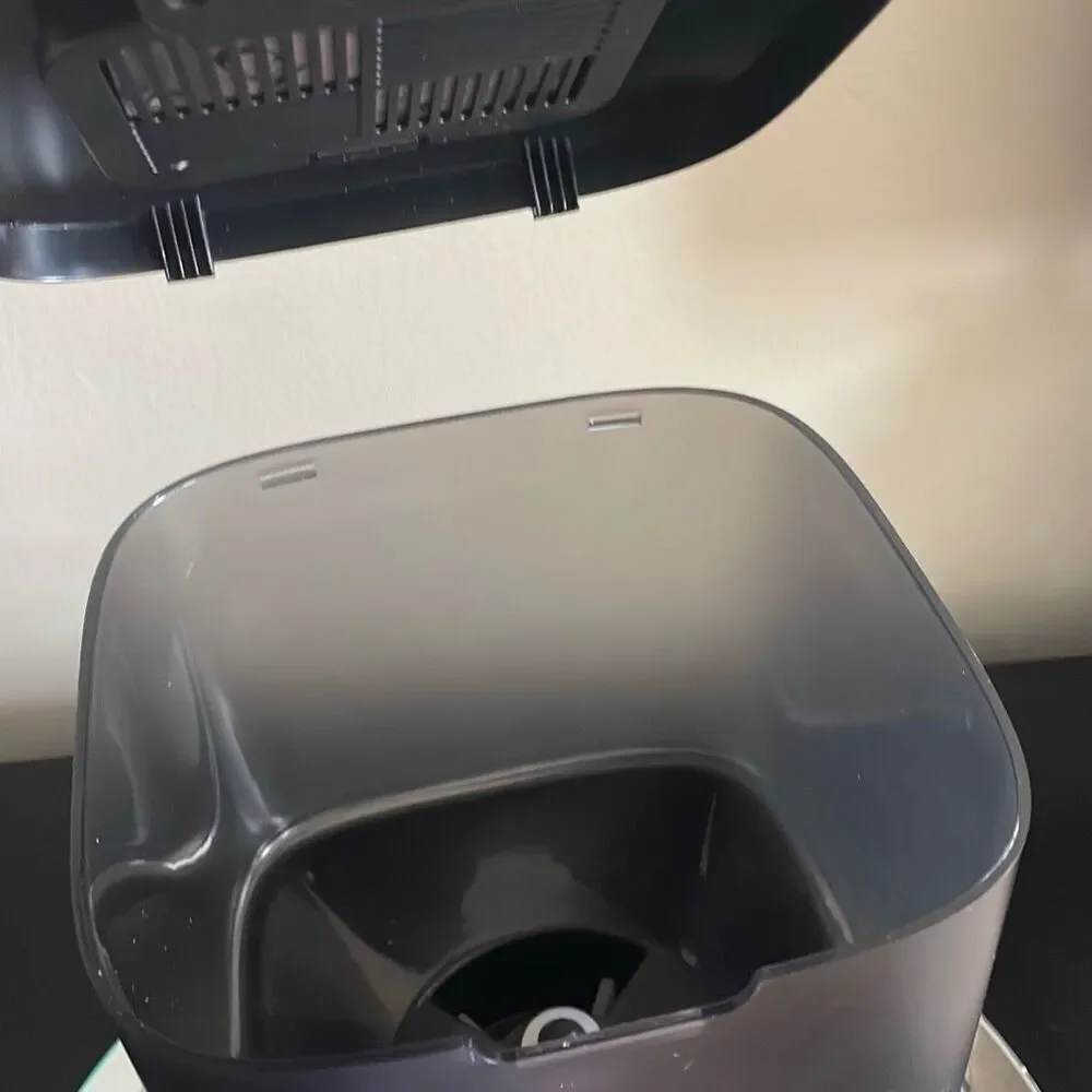 Oneisall automated cat feeder,WiFi 2.4GHz app control,small pet dry food feeder